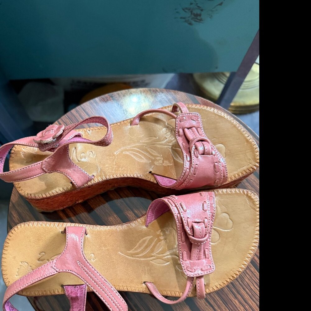 pre owned women's sandal